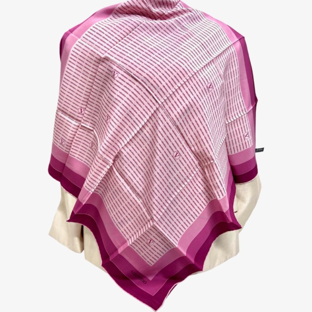 New Unused Valentino Scarf  100% Silk Satin 31" Lavender Pink Logo Printed (59)